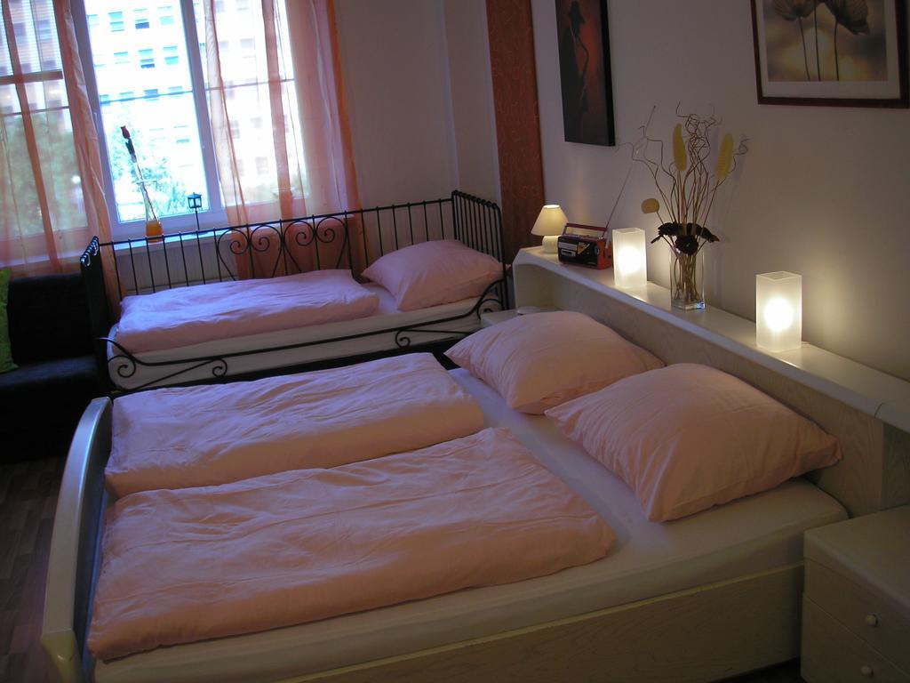 Vacation Apartment Up To 10 Братислава Номер фото
